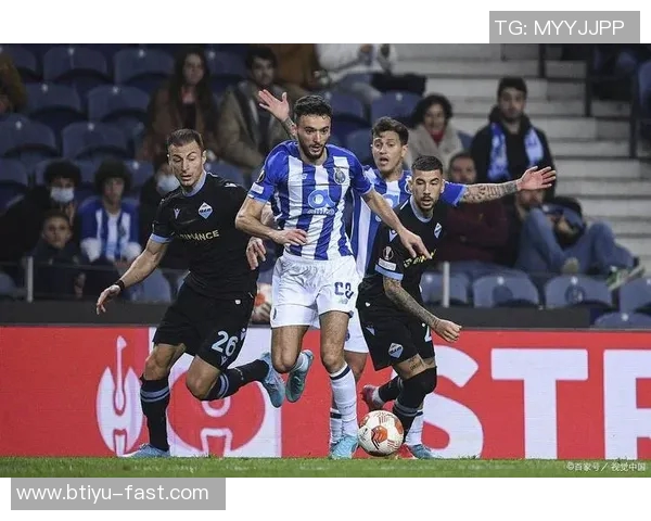 中超波尔图大胜里昂6比2全场沸腾瞬间引发热议分析