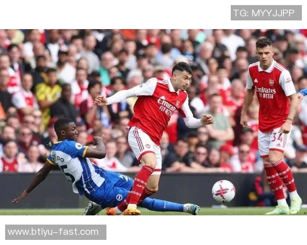 友谊赛精彩回顾阿森纳与曼城战成平局引发全场热议